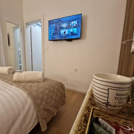 Verena's Place Old Town Гостевой дом