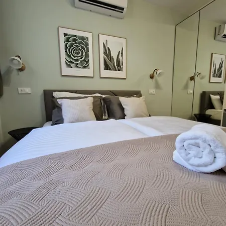 Verena's Place Old Town Гостевой дом Задар