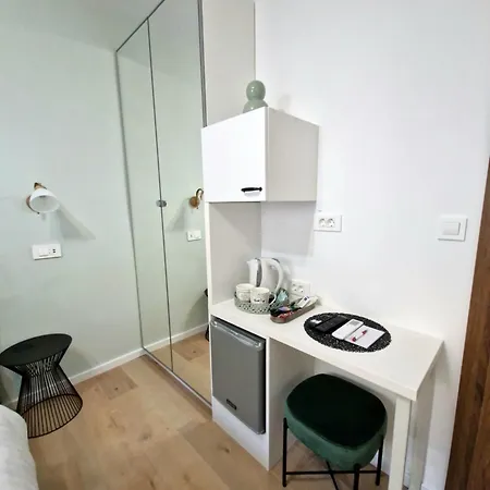 Verena's Place Old Town Гостевой дом