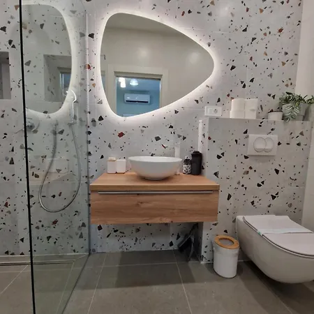 Verena's Place Old Town 4* Задар