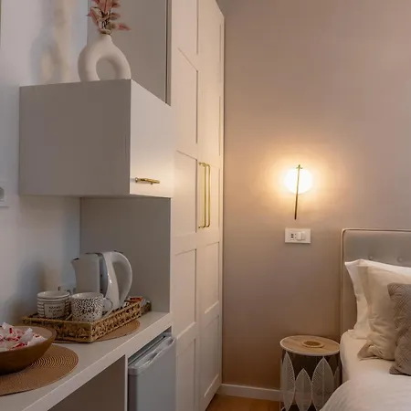 Verena's Place Old Town Гостевой дом