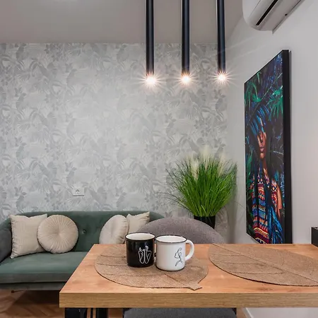 Verena's Place Old Town Гостевой дом