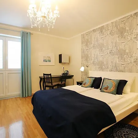 Verena's Place Old Town Гостевой дом