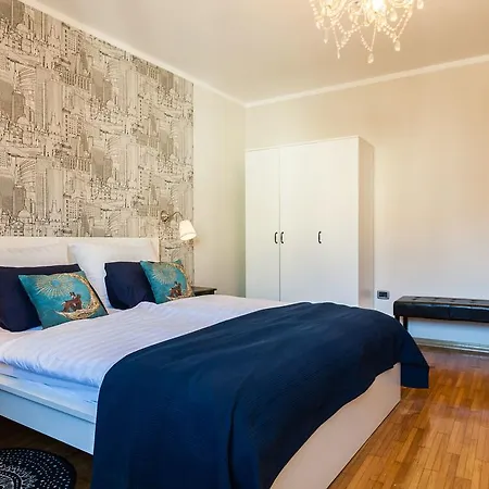 Verena's Place Old Town 4*