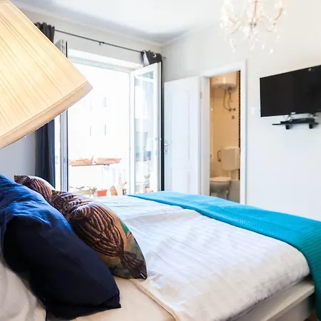 Гостевой дом Verena's Place Old Town 4*