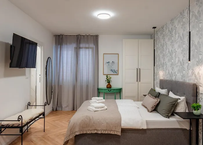 Konukevi Verena's Place Old Town 4*