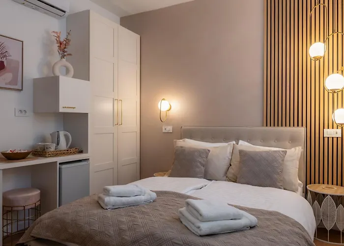 Guest house Verena'S Place Old Town 4*