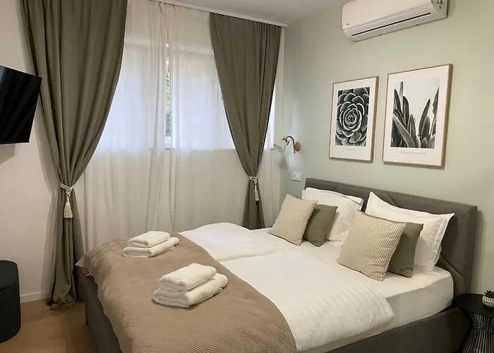 Verena'S Place Old Town Guest house