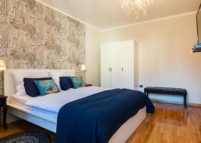 Verena's Place Old Town 4*