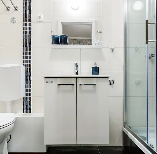 Verena'S Place Old Town 4*